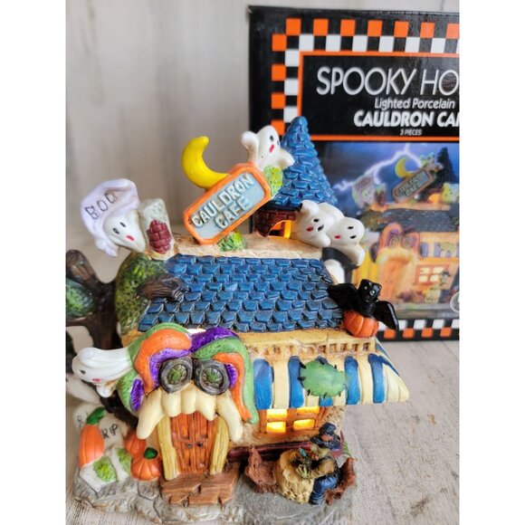 Spooky Hollow cauldron Cafe ceramic vintage Halloween village accessory - Picture 3 of 9